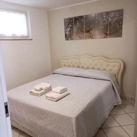 Vicolo 11 Apartment Calmasino ภายนอก รูปภาพ