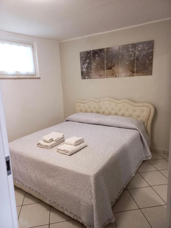 Vicolo 11 Apartment Calmasino ภายนอก รูปภาพ