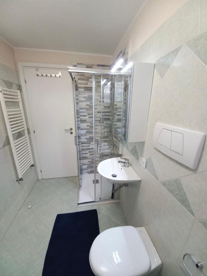 Vicolo 11 Apartment Calmasino ภายนอก รูปภาพ