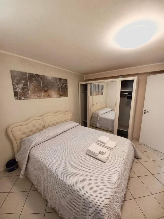 Vicolo 11 Apartment Calmasino ภายนอก รูปภาพ